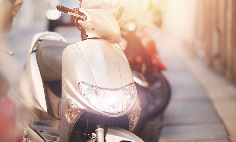 汽車遠(yuǎn)光燈危害大？電動(dòng)車遠(yuǎn)光燈危害是汽車的7倍，該管管了！